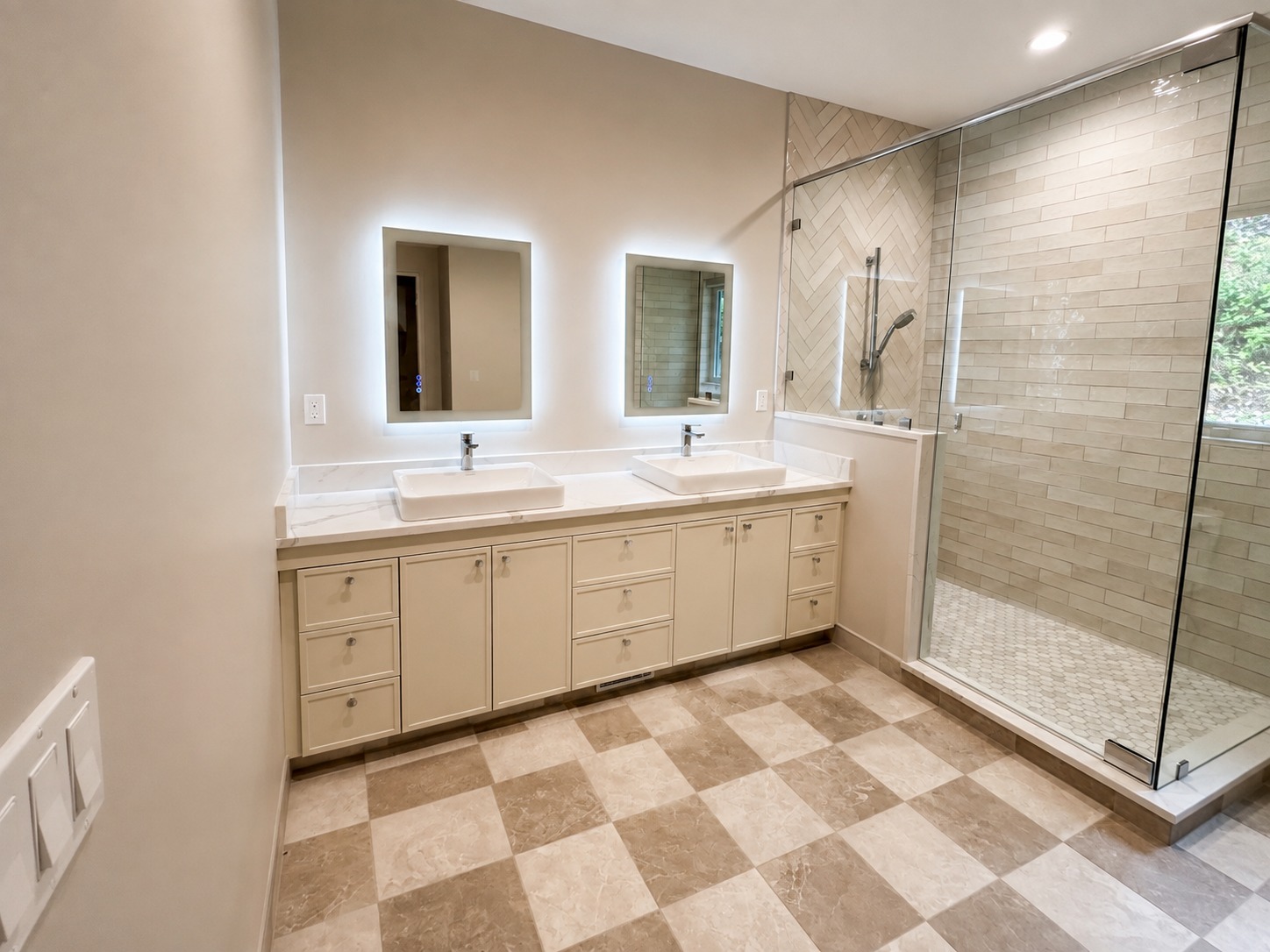 White Micro-Shaker Vanity