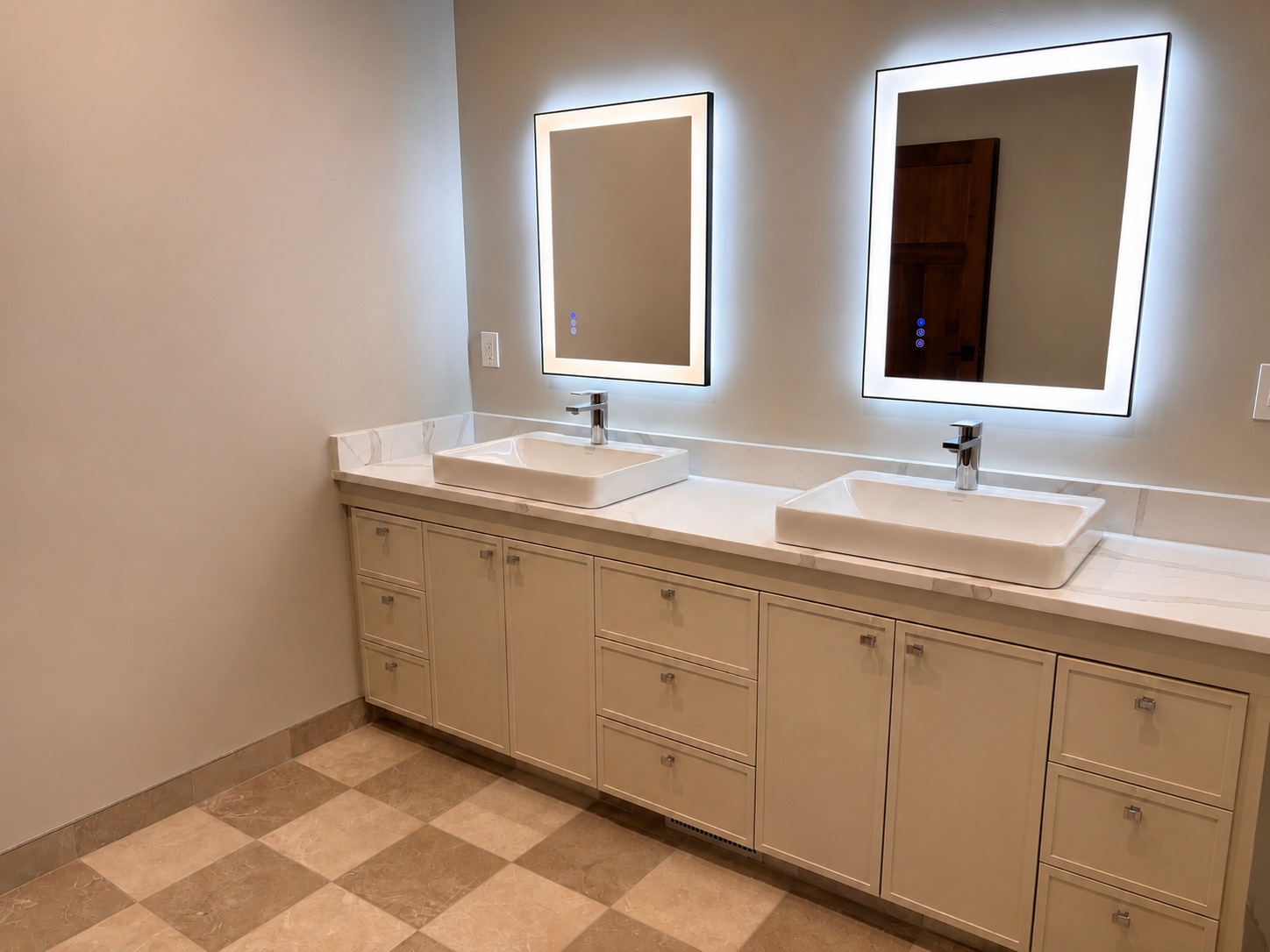 White Micro-Shaker Vanity detail 2
