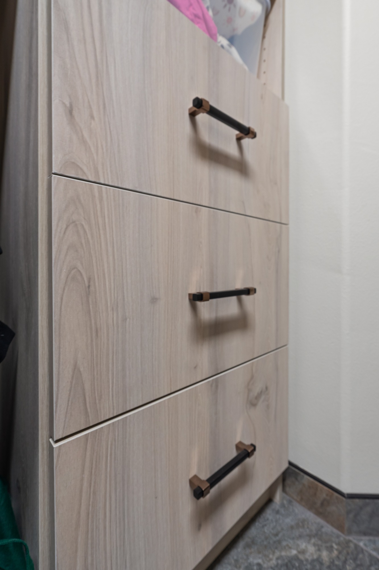 Light Oak Walk-In detail 3