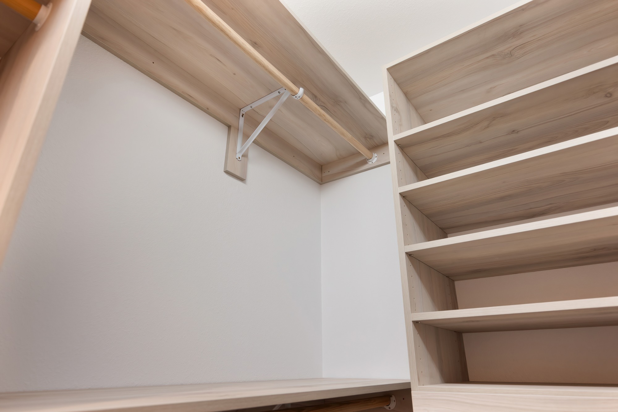 Whitewashed Closet System detail 3