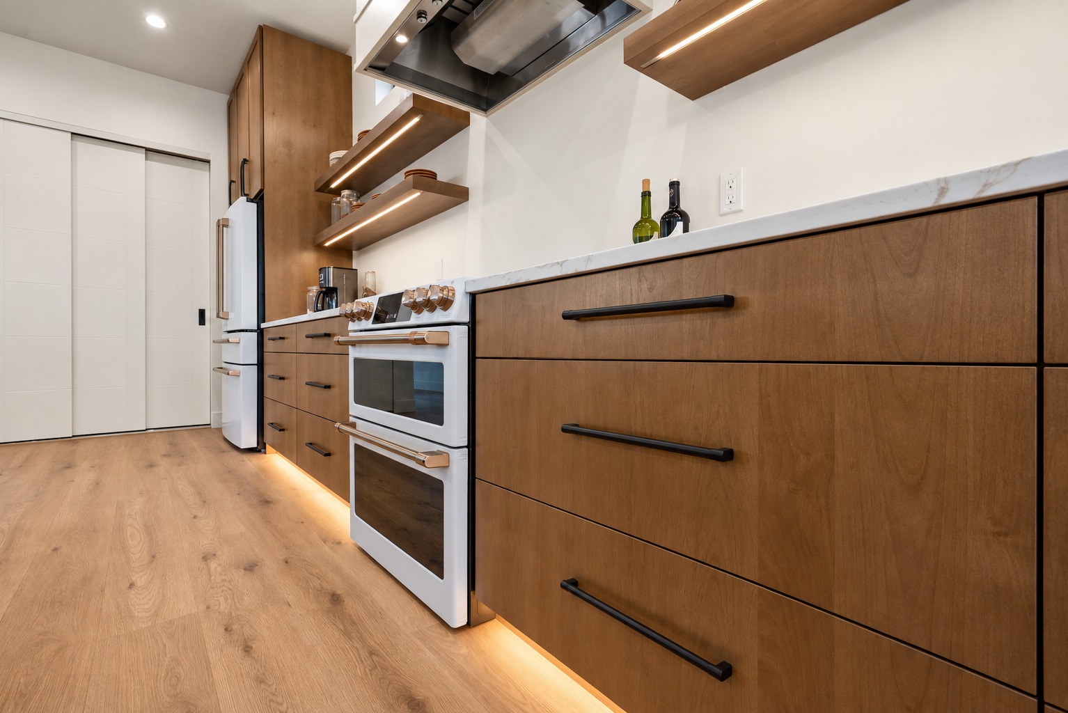 Alder & Marble Galley Kitchen detail 1