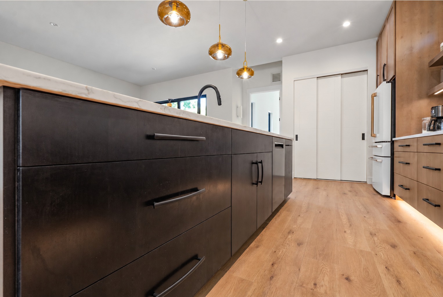 Alder & Marble Galley Kitchen detail 2