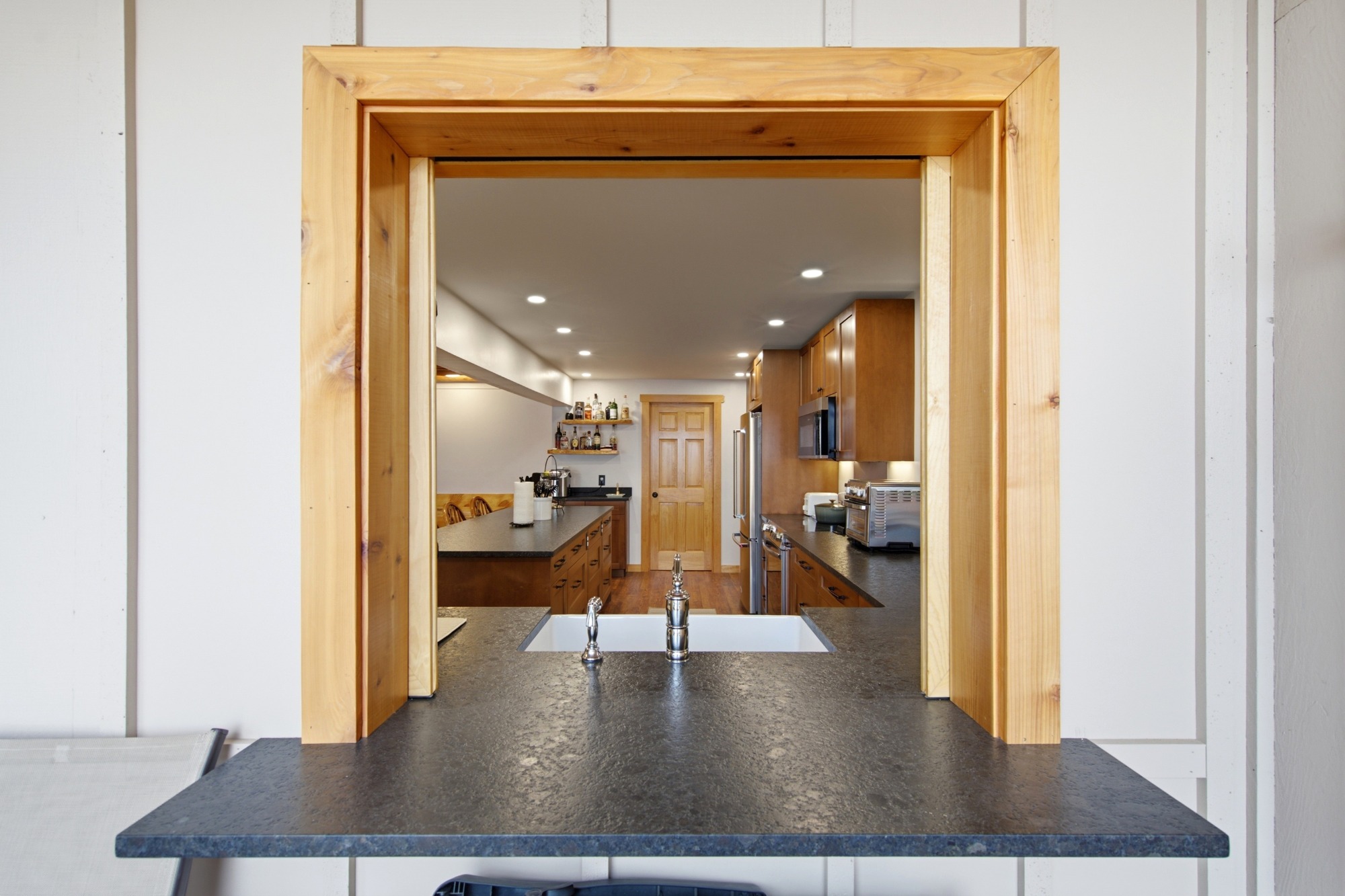 Beauty Bay Shaker Kitchen detail 4