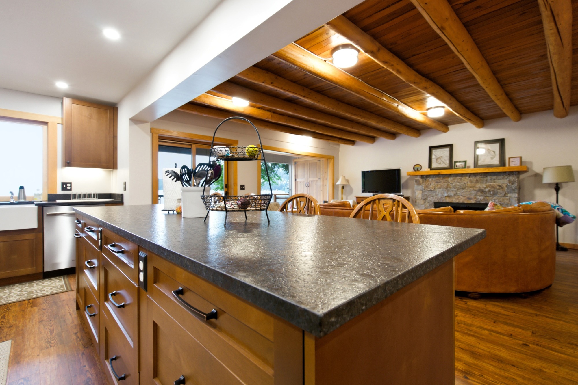 Beauty Bay Shaker Kitchen detail 5