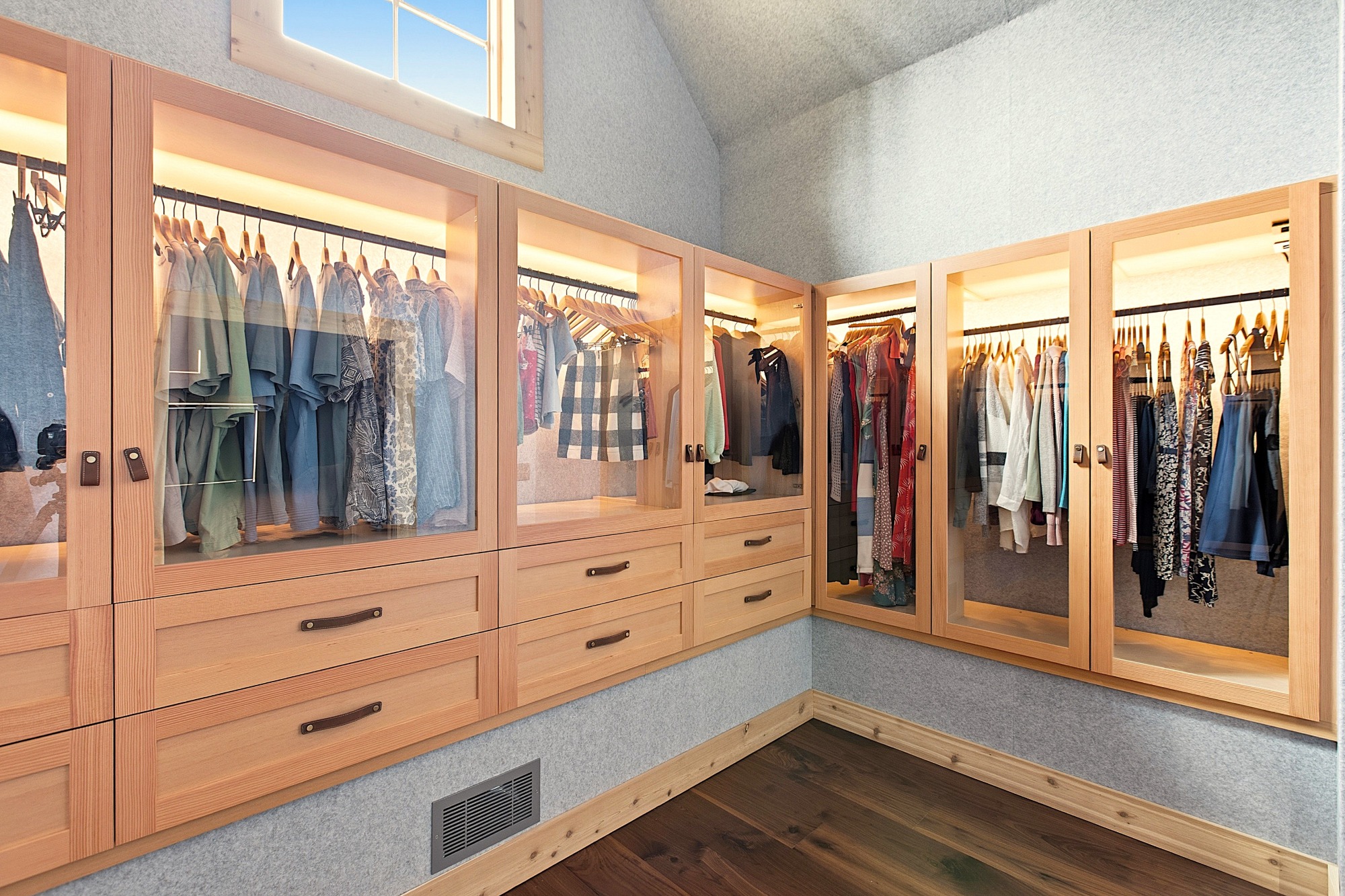 Vertical Grain Fir Closet detail 1