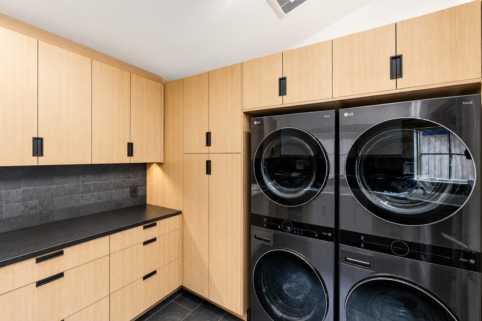 Vertical Grain Douglas Fir Laundry Room detail 1